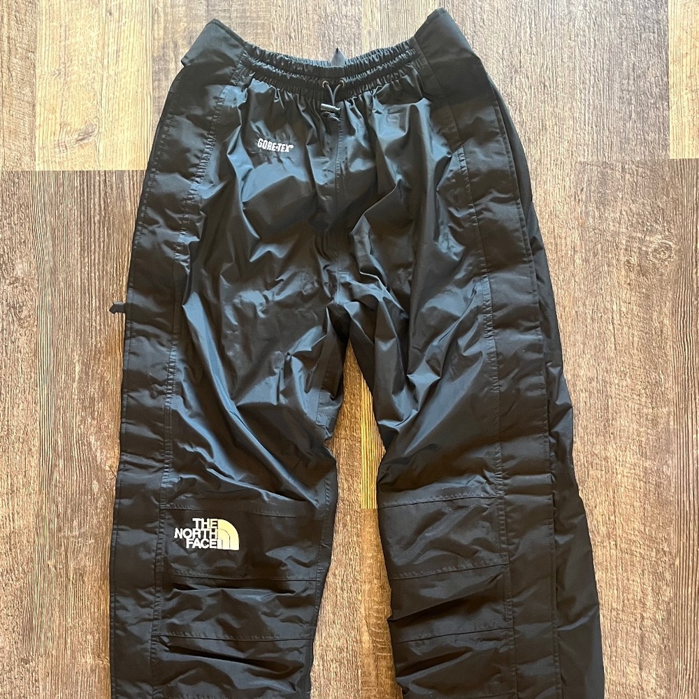 The North Face Woman’s Gore-Tex Snow/Ski Pant Shell - Size Small